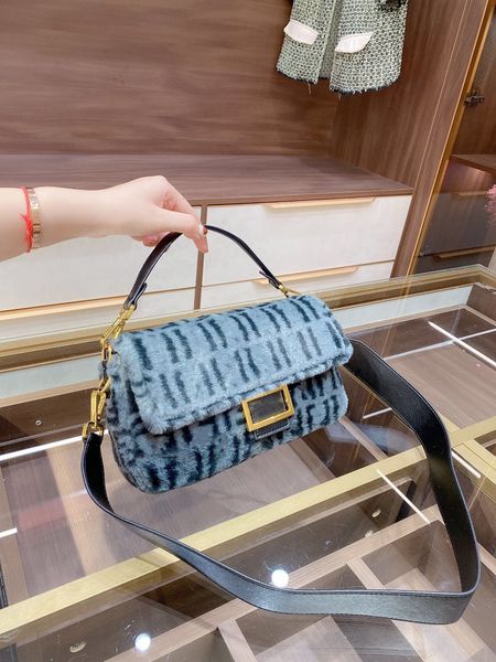 2021 elegant classic ladies messenger bag ff retro mini baguette bag wool fashion trend casual handbag gexiongbag8
2021 elegant classic ladies messenger bag ff retro mini baguette bag wool fashion trend casual handbag gexiongbag8