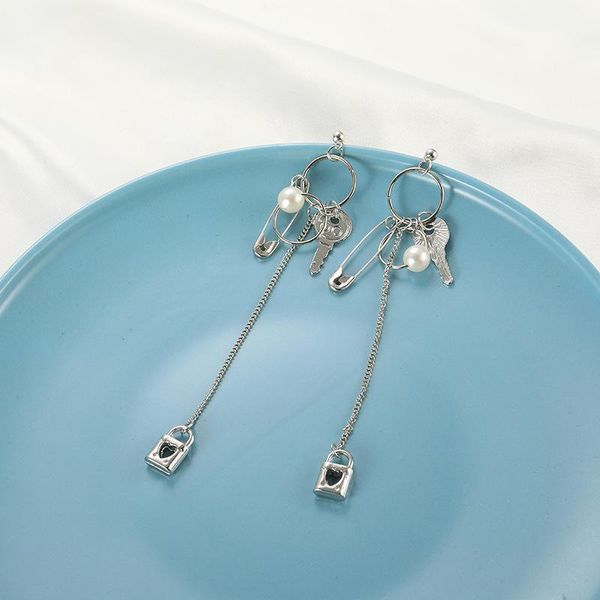 stud korean tide net red retro personality street pin key lock tassel pearl mixed creative earrings, Golden;silver
stud korean tide net red retro personality street pin key lock tassel pearl mixed creative earrings, Golden;silver