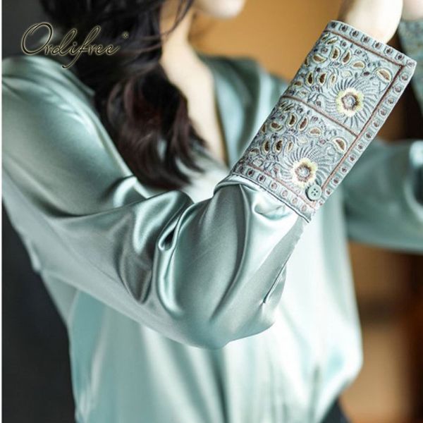 spring autumn vintage women embroidery floral embroidered office lady satin shirt blouse 210415, White
spring autumn vintage women embroidery floral embroidered office lady satin shirt blouse 210415, White