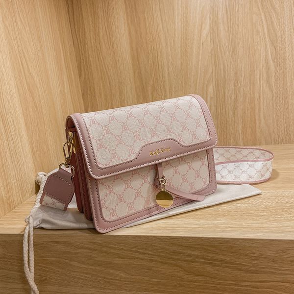 design handbag messenger bag women's fashion leisure shoulder trend 2021 summer new small square
design handbag messenger bag women's fashion leisure shoulder trend 2021 summer new small square