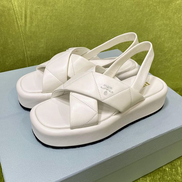 100% leather designer luxury's latest summer women's sandal ladies outwear casual thick flat round head 2021 size 35-41, Black
100% leather designer luxury's latest summer women's sandal ladies outwear casual thick flat round head 2021 size 35-41, Black