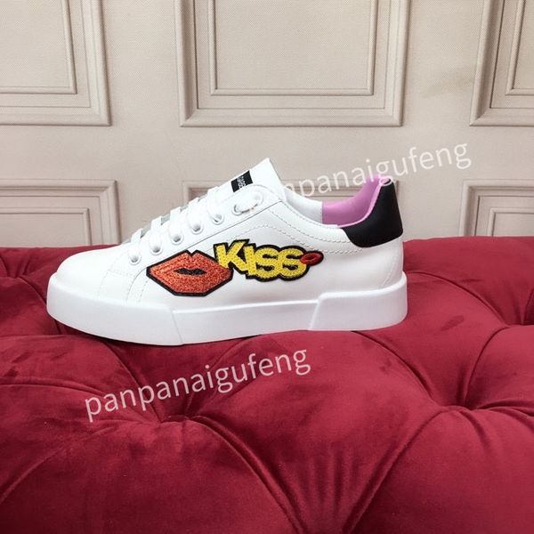 canvas sneaker women casual shoes high white royal red pale pink triple black leather fashion versatile sneaker size35-45
canvas sneaker women casual shoes high white royal red pale pink triple black leather fashion versatile sneaker size35-45