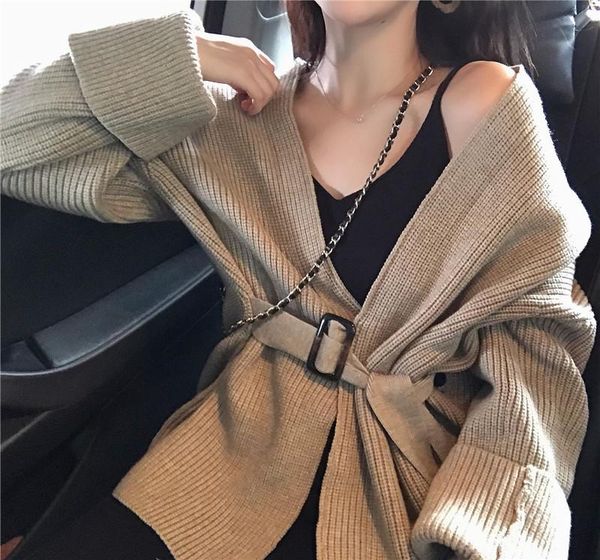 women's sweaters sweater jacket female autumn 2021 korean wind retro v-neck cardigans batwing sleeve women, White;black
women's sweaters sweater jacket female autumn 2021 korean wind retro v-neck cardigans batwing sleeve women, White;black