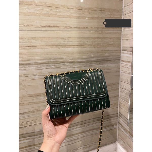 outlet rivet chain bag small torrika simple leisure one shoulder messenger bag valentine's day luxuryss designerss yw
outlet rivet chain bag small torrika simple leisure one shoulder messenger bag valentine's day luxuryss designerss yw