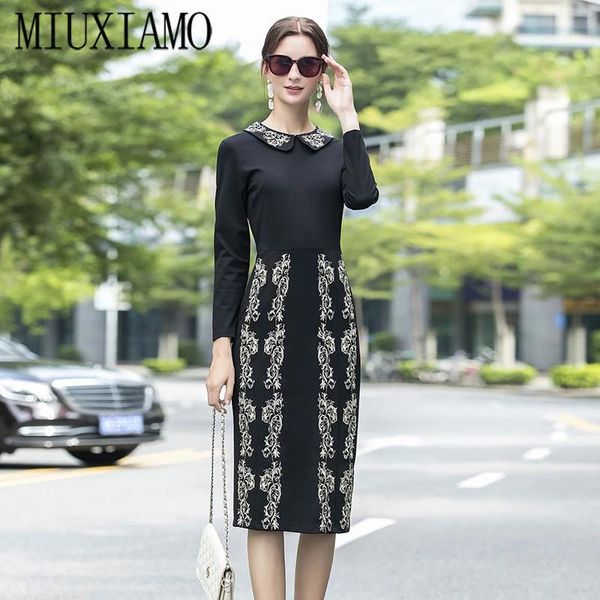 casual dresses miuximao 2021 spring summer women's flower embroidery long sleeve elegant slim black midi dress vestidos, Black;gray
casual dresses miuximao 2021 spring summer women's flower embroidery long sleeve elegant slim black midi dress vestidos, Black;gray