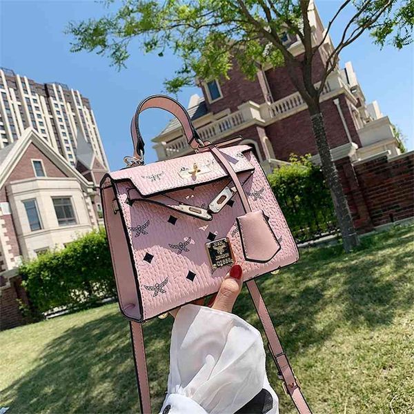 pink fairy girl's 2021 new korean mini handbag fashion versatile one shoulder messenger kelly bag
pink fairy girl's 2021 new korean mini handbag fashion versatile one shoulder messenger kelly bag