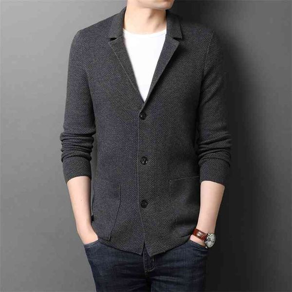 autumn men's wool knit jacket business casual single-breasted sweater cardigan male brand clothes 210813, White;black
autumn men's wool knit jacket business casual single-breasted sweater cardigan male brand clothes 210813, White;black