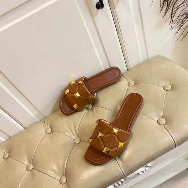 2021 new women shoes summer flats outdoor slippers open-toes red shoe rivet black designer v brand beach
2021 new women shoes summer flats outdoor slippers open-toes red shoe rivet black designer v brand beach