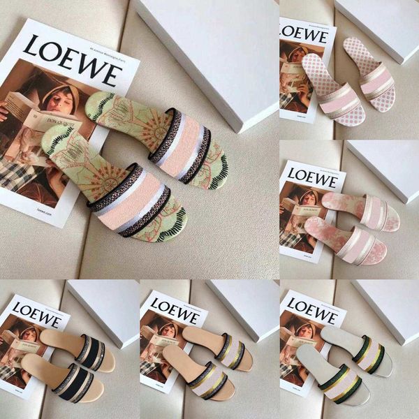 2021 luxury spring slippers and autumn new embroidered letters beach flat cotton black fabric word sandals
2021 luxury spring slippers and autumn new embroidered letters beach flat cotton black fabric word sandals