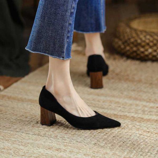 korean women's sho wood grain thick heel pointed shallow mouth single shoe sheep suede simple high heels commuting work tide
korean women's sho wood grain thick heel pointed shallow mouth single shoe sheep suede simple high heels commuting work tide