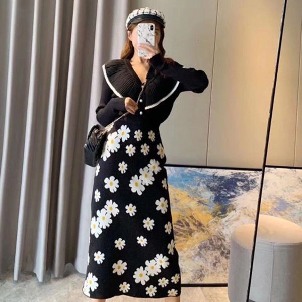 autumn korea women's fashions sleeve frilly double-sided daisy knit long 2 piece skirt s453, Black
autumn korea women's fashions sleeve frilly double-sided daisy knit long 2 piece skirt s453, Black