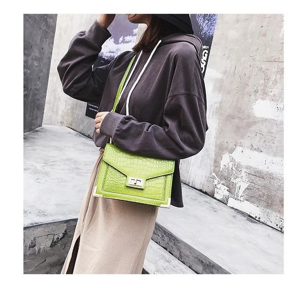 retro fashion crocodile pattern single shoulder portable small square bag personality female women's cross body
retro fashion crocodile pattern single shoulder portable small square bag personality female women's cross body