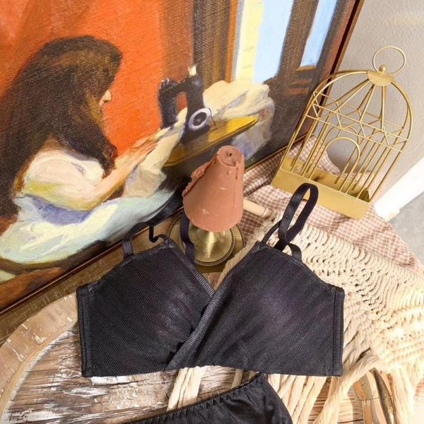 bras no underwire girl bra thin section students small chest gathered mesh deep v, Red;black
bras no underwire girl bra thin section students small chest gathered mesh deep v, Red;black