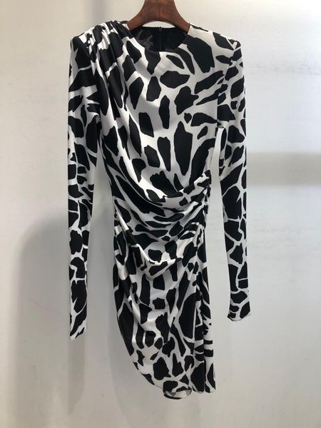 casual dresses 2021 ladies fashion long sleeve round neck print dress 1215, Black;gray
casual dresses 2021 ladies fashion long sleeve round neck print dress 1215, Black;gray