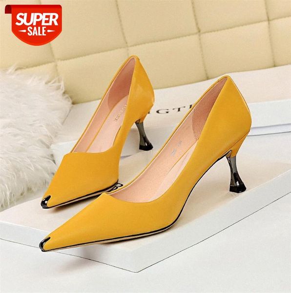 2128-1 korean fashion, wild, elegant, thin, professional women's shoes, wineglass with high heels, shallow mouth metal pointed toe sho
2128-1 korean fashion, wild, elegant, thin, professional women's shoes, wineglass with high heels, shallow mouth metal pointed toe sho