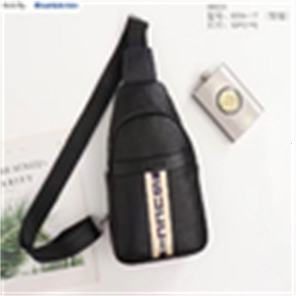 handbags luxury ttio 8004-17 new leather lychee pattern chest bag men brand shoulder messenger bags totes iconic cross body designer bags
handbags luxury ttio 8004-17 new leather lychee pattern chest bag men brand shoulder messenger bags totes iconic cross body designer bags