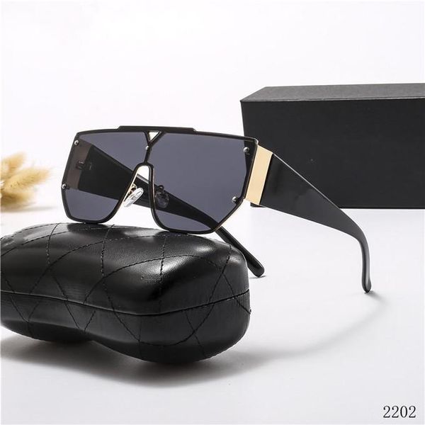 2202 polarized glass lens classical pilot metal brand sunglasses men women holiday fashion sun glasses 6 color, White;black
2202 polarized glass lens classical pilot metal brand sunglasses men women holiday fashion sun glasses 6 color, White;black