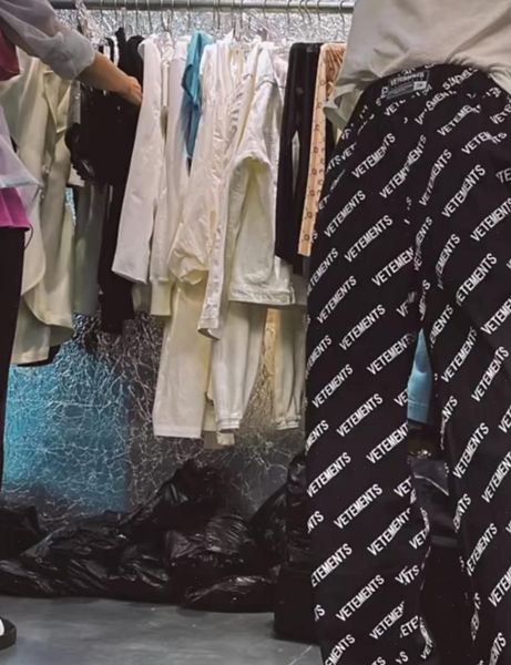 full logo vetements men womens capri streetwear straight fabric vtm trousers kz538, Black;white
full logo vetements men womens capri streetwear straight fabric vtm trousers kz538, Black;white