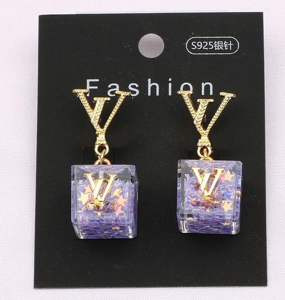 18colors 18k gold plated brand designer letters stud individuality simple long earring crystal diamond women rhinestone pearl wedding party, Golden;silver
18colors 18k gold plated brand designer letters stud individuality simple long earring crystal diamond women rhinestone pearl wedding party, Golden;silver