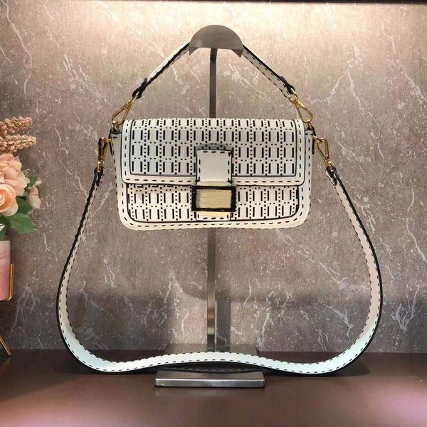 baguette flap bag handbag crossbody shoulder messenger bags detachable handle strap embroidered letters f 26cm magnetic buckle, Black;red
baguette flap bag handbag crossbody shoulder messenger bags detachable handle strap embroidered letters f 26cm magnetic buckle, Black;red