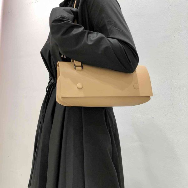 handmade leather single crossbody bag, underarm women's hand bag, small bag and double shoulder strap
handmade leather single crossbody bag, underarm women's hand bag, small bag and double shoulder strap