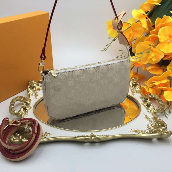 women luxurys designers bags shoulder bag mini handbags pochette accessories crossbody wallet womens purses card holder messenger purse 
women luxurys designers bags shoulder bag mini handbags pochette accessories crossbody wallet womens purses card holder messenger purse