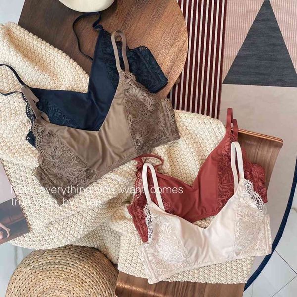 bra set 812 diary fashion lace thin cup suit no steel ring waistcoat underwear, Red;black 
bra set 812 diary fashion lace thin cup suit no steel ring waistcoat underwear, Red;black