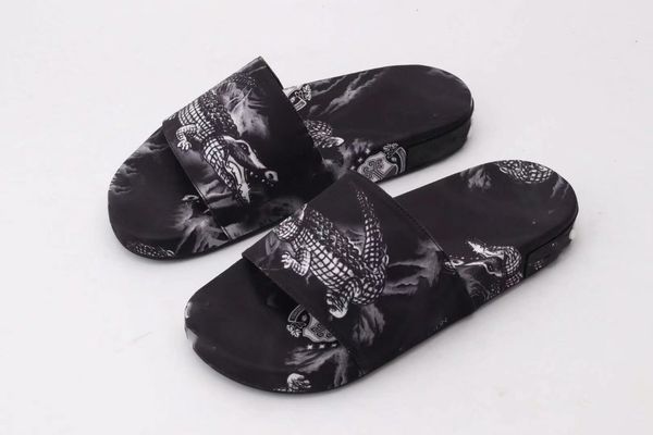 Stylish men and women slippers top quality casual beach outdoor portable with designer size 35-45 654113
Stylish men and women slippers top quality casual beach outdoor portable with designer size 35-45 654113