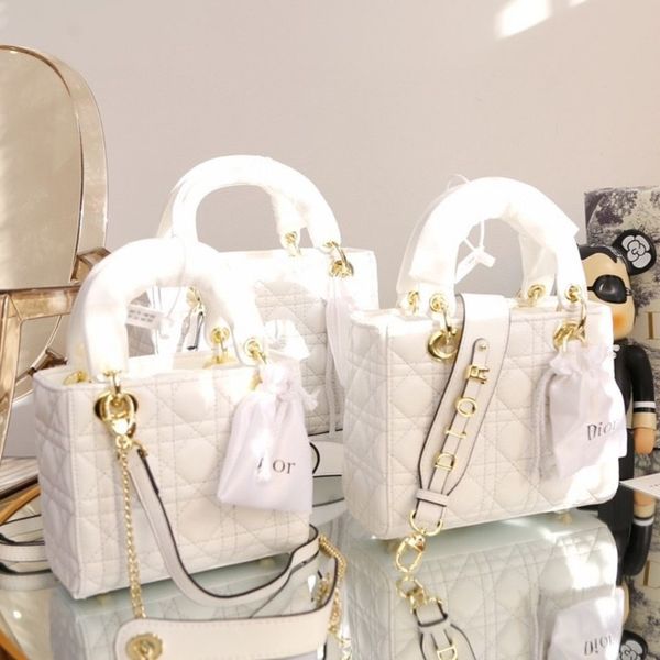 sheepskin princess bag women's 2020 star with versatile lingge chain women's bag ysj
sheepskin princess bag women's 2020 star with versatile lingge chain women's bag ysj
