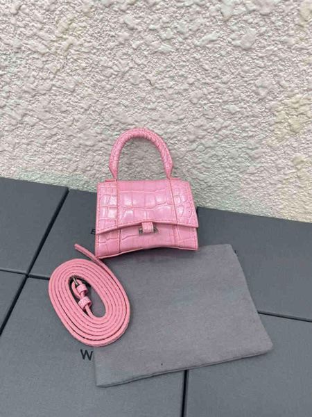 bags mini hourglass crocod mouth red envelope pink size 11cm with box genuine leather handbag shoulder
bags mini hourglass crocod mouth red envelope pink size 11cm with box genuine leather handbag shoulder