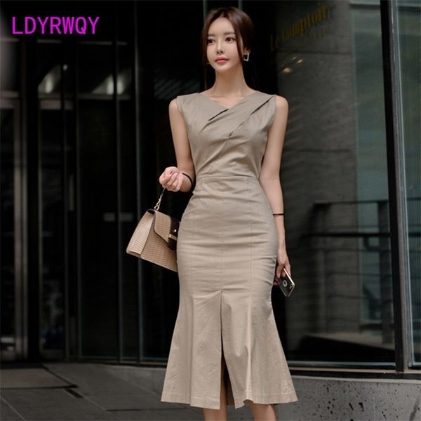 summer simple fashion v-neck sleeveless slim package hip split fishtail dress office lady cotton 210416, Black;gray
summer simple fashion v-neck sleeveless slim package hip split fishtail dress office lady cotton 210416, Black;gray