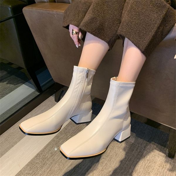 winter boots woman shoes genuine leather short square toe heel sheepskin women 210507, Black
winter boots woman shoes genuine leather short square toe heel sheepskin women 210507, Black