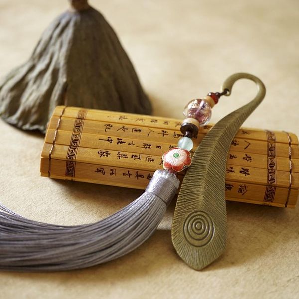 bookmark chinese style retro classical agate tassels metal for books vintage bookmarks 813
bookmark chinese style retro classical agate tassels metal for books vintage bookmarks 813