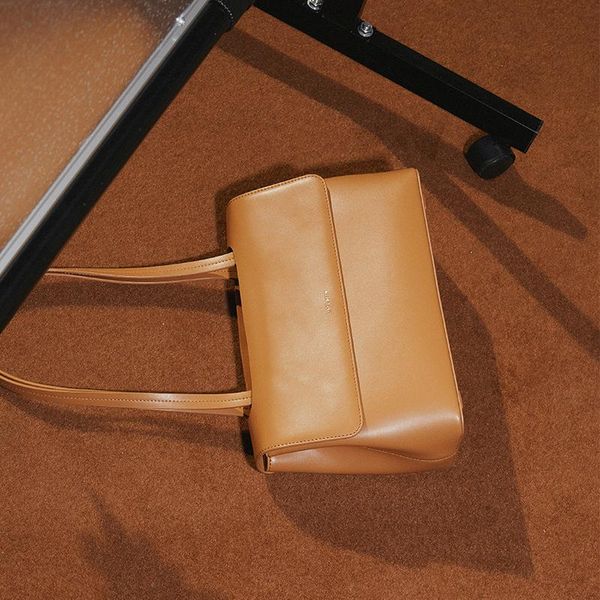 evening bags la festin designer luxury handbag 2021 fashion shoulder large-capacity leather handle purse female bag
evening bags la festin designer luxury handbag 2021 fashion shoulder large-capacity leather handle purse female bag