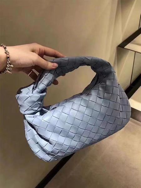 70% off design net red asigo same hand leather women's summer new one shoulder cloud knitting mini bag jode stnl, Red;black
70% off design net red asigo same hand leather women's summer new one shoulder cloud knitting mini bag jode stnl, Red;black