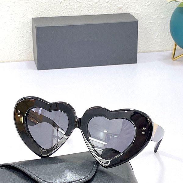 the new designer sunglasses for men and women 4104 chinese valentine day limited series love bag with love glasses is simply cute, White;black
the new designer sunglasses for men and women 4104 chinese valentine day limited series love bag with love glasses is simply cute, White;black