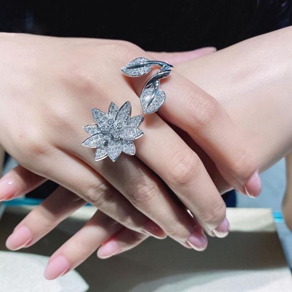 cluster rings jewelry pure 925 sterling silver flower ring for women party daily wedding engagement high fashion designer bijou, Golden;silver
cluster rings jewelry pure 925 sterling silver flower ring for women party daily wedding engagement high fashion designer bijou, Golden;silver
