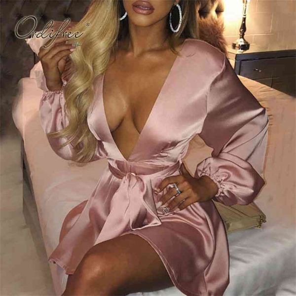 summer women party dress long sleeve pink belted backless mini satin 210513, Black;gray
summer women party dress long sleeve pink belted backless mini satin 210513, Black;gray