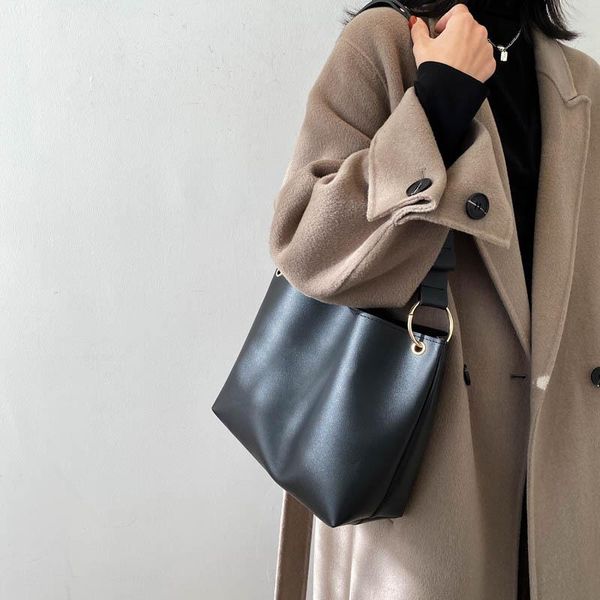 evening bags vintage pu leather tote for women oversized shoulder bag ladies summer harajuku street style solid color torebka damska
evening bags vintage pu leather tote for women oversized shoulder bag ladies summer harajuku street style solid color torebka damska