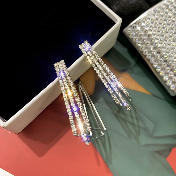 925 silver needle fashion fashion earrings geometric diamond water drill earrings personality exaggeration versatile earrings for women
925 silver needle fashion fashion earrings geometric diamond water drill earrings personality exaggeration versatile earrings for women