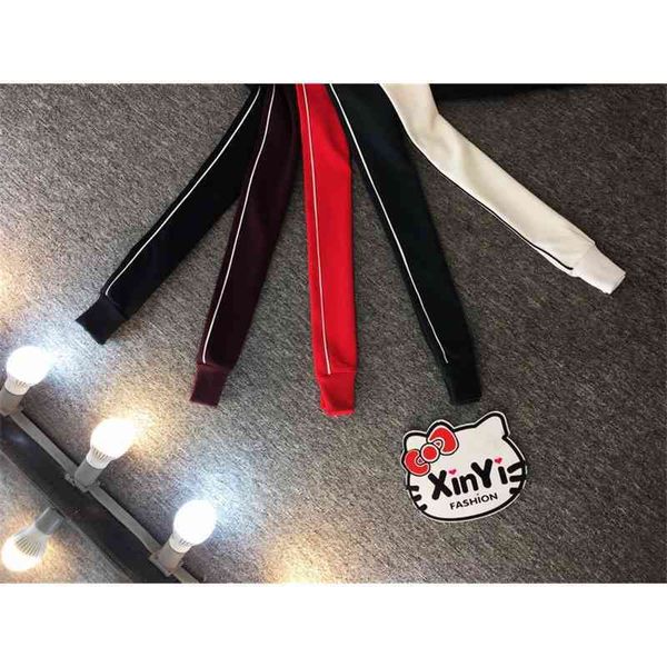 2022 factory wholesale new model leisure pure cotton sportswear women's autumn coat two-piece suit european fashion, White
2022 factory wholesale new model leisure pure cotton sportswear women's autumn coat two-piece suit european fashion, White