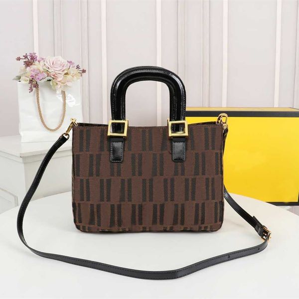 retro fashion canvas open tote bag designer short handle two color large capacity exquisite designers handbag wan
retro fashion canvas open tote bag designer short handle two color large capacity exquisite designers handbag wan