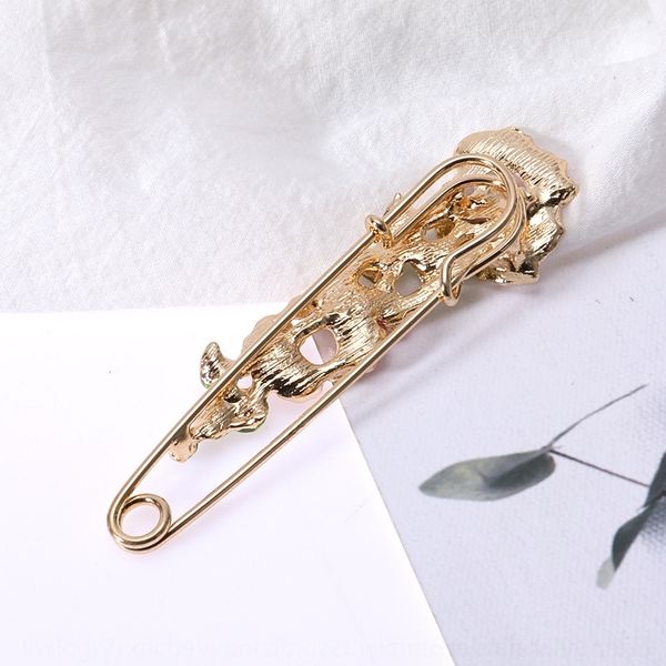 d4y style small curve needle fashion pindiamond versatile inlaid with pins diamond oil dripping flower brooch women's brooches sweater, Gray
d4y style small curve needle fashion pindiamond versatile inlaid with pins diamond oil dripping flower brooch women's brooches sweater, Gray