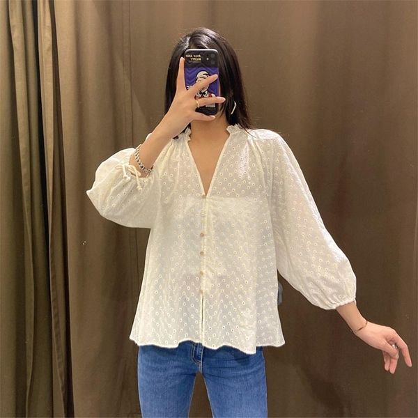women's blouses & shirts women 2022 fashion hollow embroidery loose v-neck blouse retro long-sleeved button streetwear, White
women's blouses & shirts women 2022 fashion hollow embroidery loose v-neck blouse retro long-sleeved button streetwear, White
