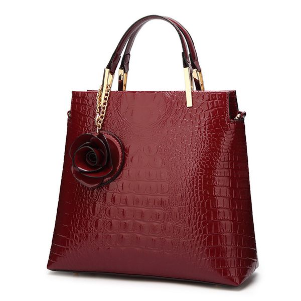 2021the latest catwalk bags luxury designer handbags three-color optional high-end fashion shoulder bag handbag full of design sense casual
2021the latest catwalk bags luxury designer handbags three-color optional high-end fashion shoulder bag handbag full of design sense casual