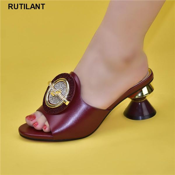 dress shoes 2021 slippers women's wedding party fashion diamond open toe ladies high heels elegant women pumps, Black
dress shoes 2021 slippers women's wedding party fashion diamond open toe ladies high heels elegant women pumps, Black