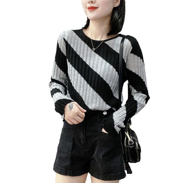 slim -fit assorted colors diagonal stripes all -matching sweater thread sunken stripe of cultivate one's morality women's sweaters, White;black
slim -fit assorted colors diagonal stripes all -matching sweater thread sunken stripe of cultivate one's morality women's sweaters, White;black