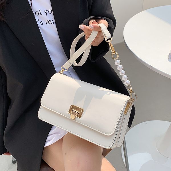 design s women's autumn and winter trend fashion new one shoulder armpit korean cross messenger ins bag niche
design s women's autumn and winter trend fashion new one shoulder armpit korean cross messenger ins bag niche