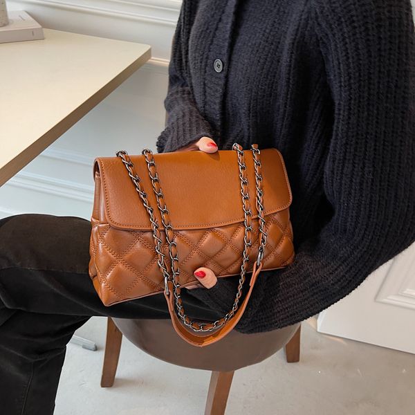 hangbags large capacity bag female 2021 fashion simple shoulder korean version foreign style lingge chain underarm tote
hangbags large capacity bag female 2021 fashion simple shoulder korean version foreign style lingge chain underarm tote