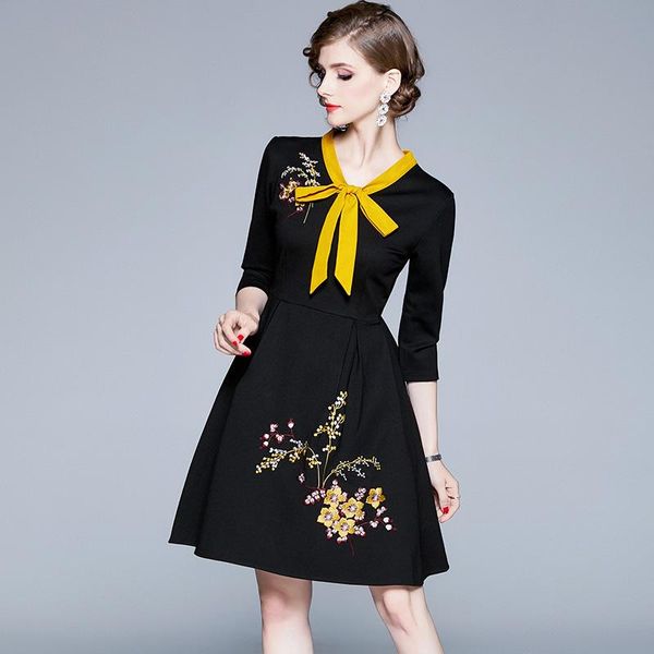 casual dresses spring autumn one piece black dress short flower embroidery bow elegant lady robe vestido fiesta, Black;gray
casual dresses spring autumn one piece black dress short flower embroidery bow elegant lady robe vestido fiesta, Black;gray